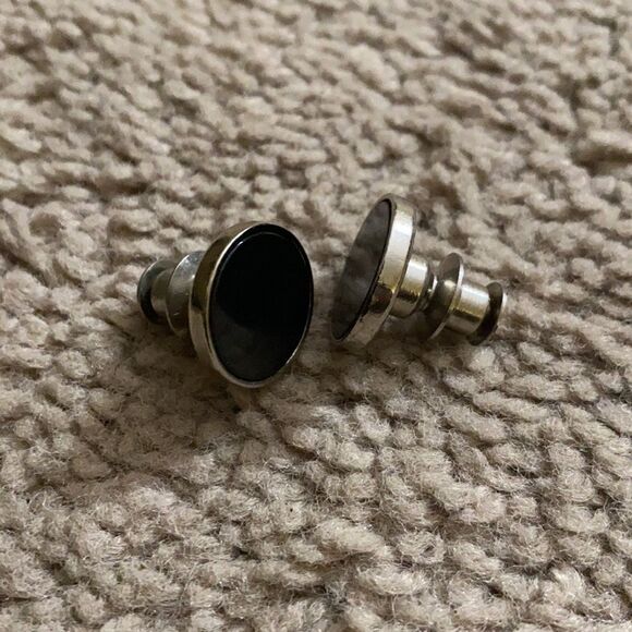 Two pairs of Cufflinks - Picture 2 of 3